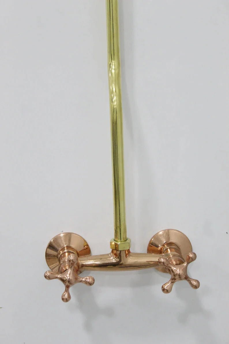 Duschsystem aus unlackiertem Messing und Kupfer mit hohem Druck, Kupferrohrdusche, herausragendes Duschsystem mit runder Duschbrause