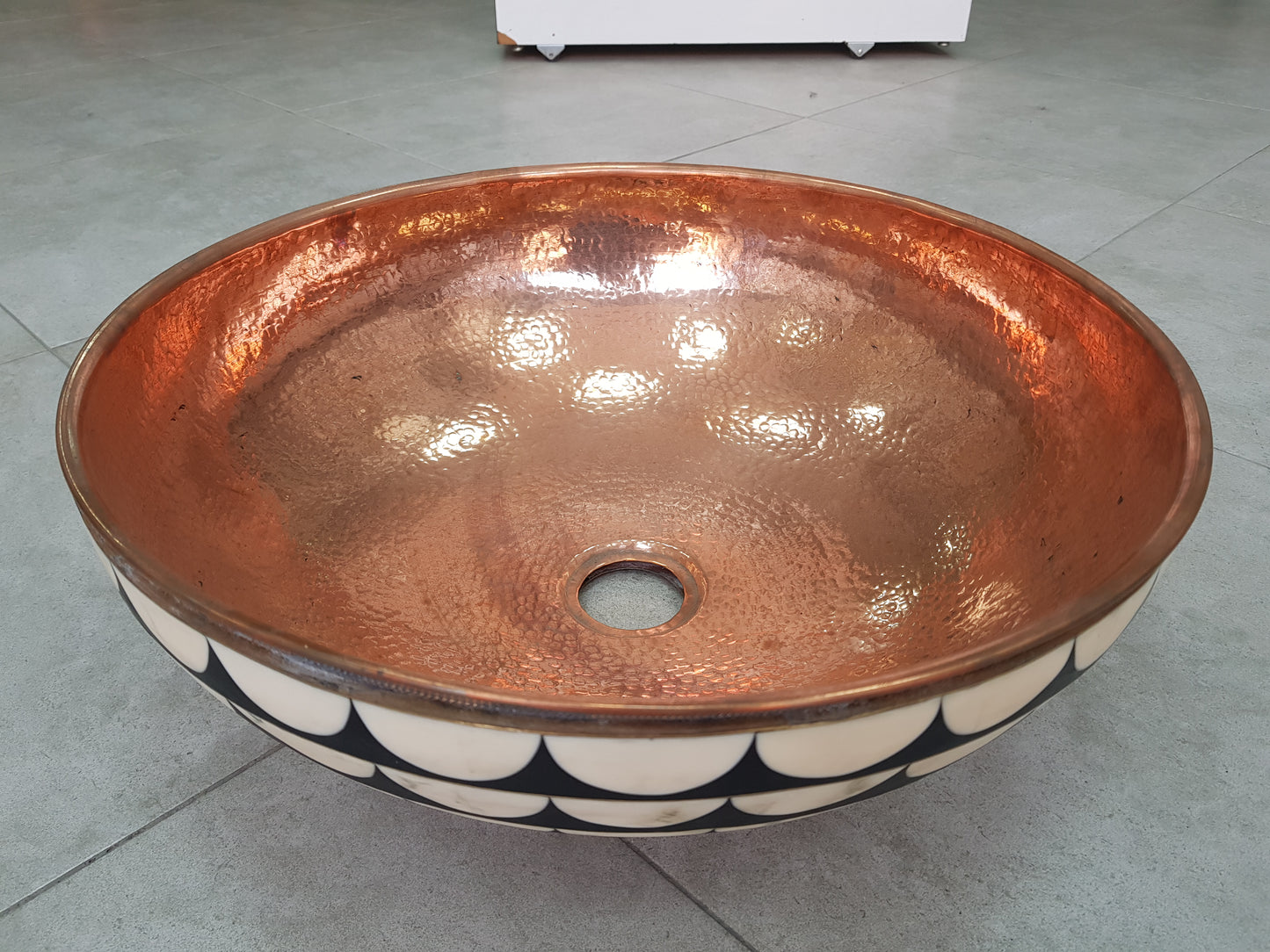 Copper And Ceramic Vessel Sink , Black And White Round Sink