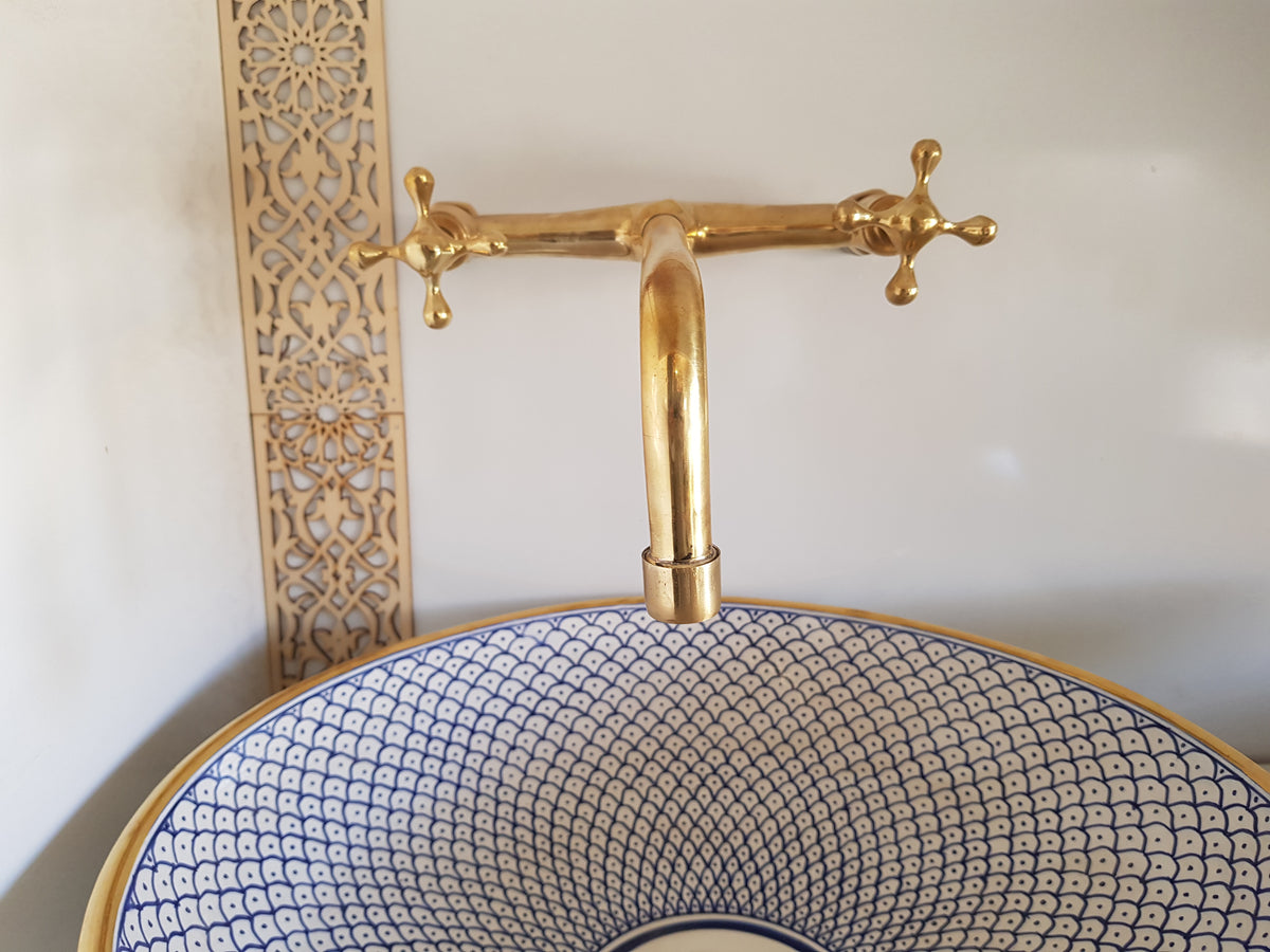 Küchenarmatur zur Wandmontage aus Messing – Küchenarmatur im Antikmessing-Stil