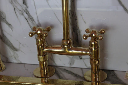 Unlackierte Messing-Brückenarmatur mit geradlinigen Beinen und verschiedenen Griffen im Vintage-Stil, 8 Zoll Messingbrücke 