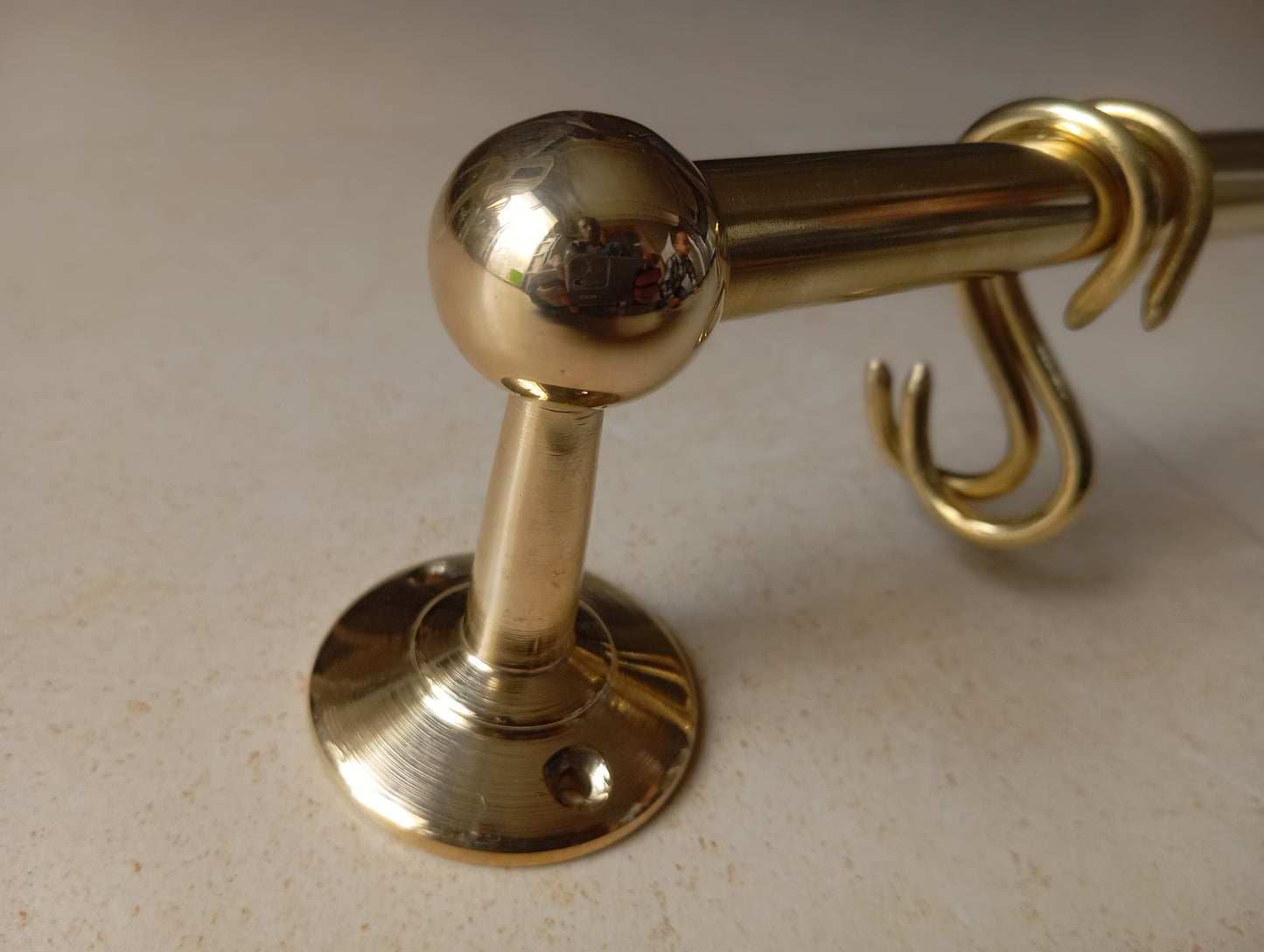Brass Hanging Rail: Elegant Kitchen Organization