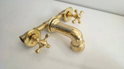 Unlackierte, wandmontierte Messing-Badezimmerarmatur im Vintage-Stil mit Goldfinish und traditionellen Griffen 