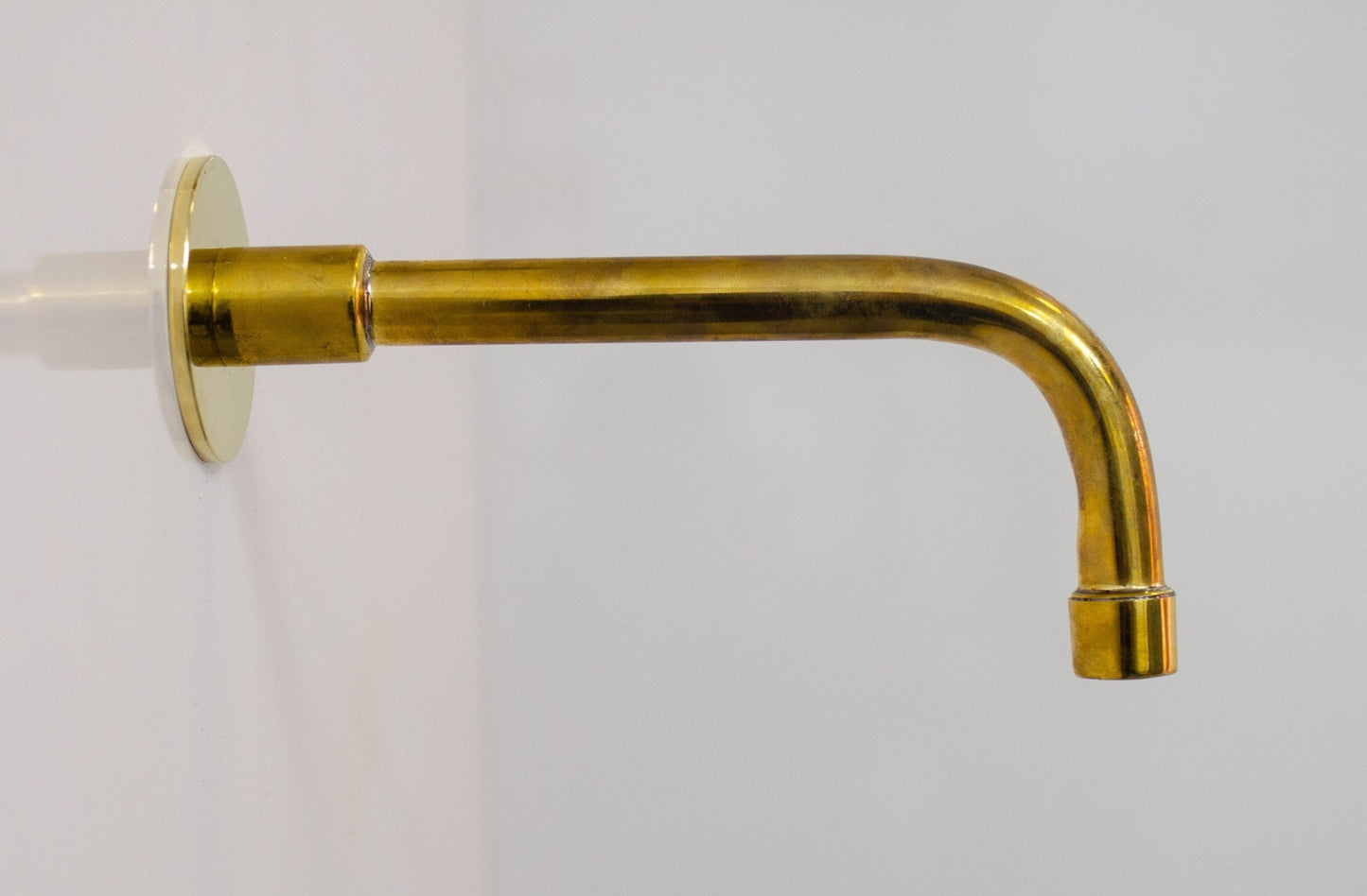 Wandmontierte Badewannenarmatur