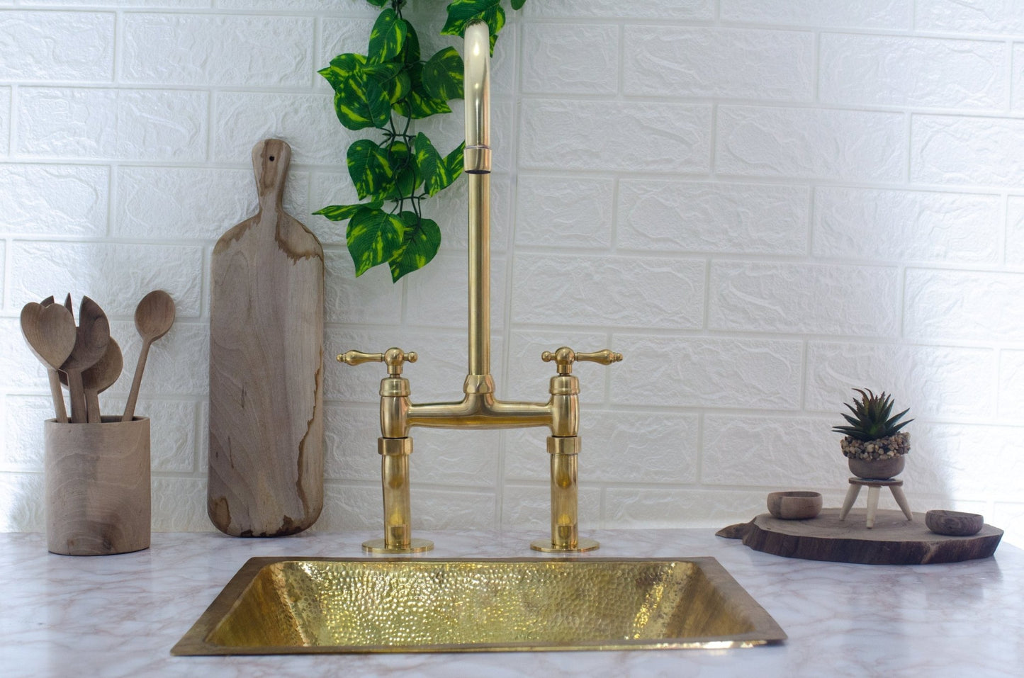 Discover Timeless Beauty and Efficiency with our #UnlacqueredBrassFaucet: A Perfect Blend of Old-World Romance and Sustainability