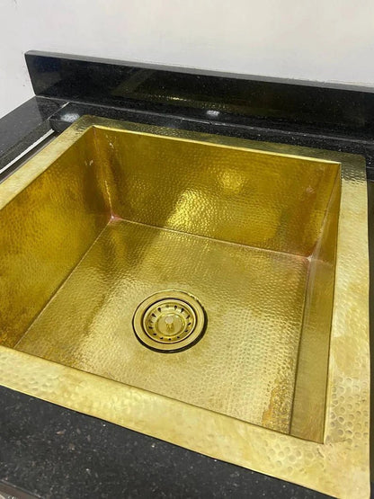 Massives, unlackiertes Messing-Unterbauspülbecken mit Hammerschlag-Optik, Küchenbarspüle, Inselspüle, Außenspüle, individuell anpassbar, kostenloser Messing-Ablaufgarnitur inklusive