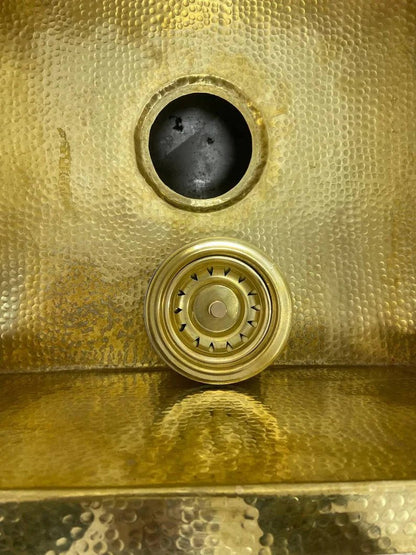 Massives, unlackiertes Messing-Unterbauspülbecken mit Hammerschlag-Optik, Küchenbarspüle, Inselspüle, Außenspüle, individuell anpassbar, kostenloser Messing-Ablaufgarnitur inklusive
