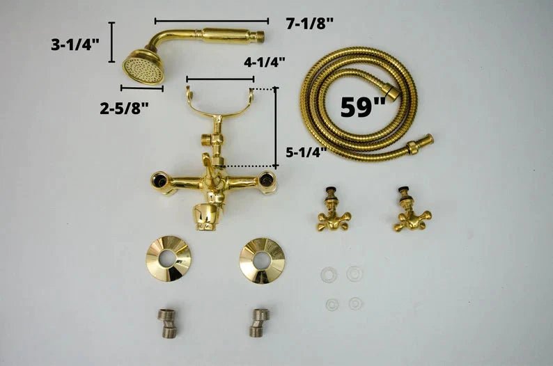 Wandmontierte Badewannenarmatur aus unlackiertem Messing mit Handbrause