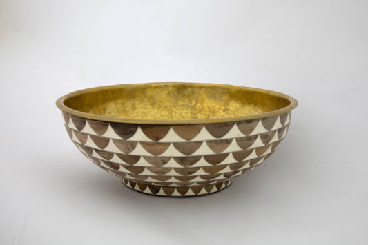Vasque en céramique blanche et brune, intérieur en laiton doré